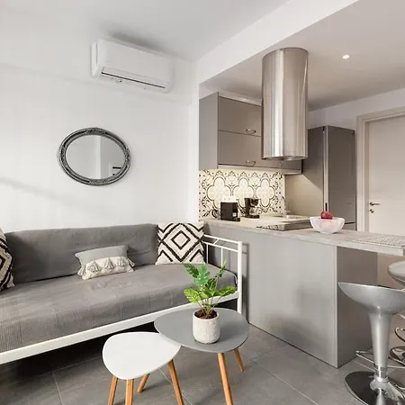 Innovative Cosy Intimate In Ladadika Салоники